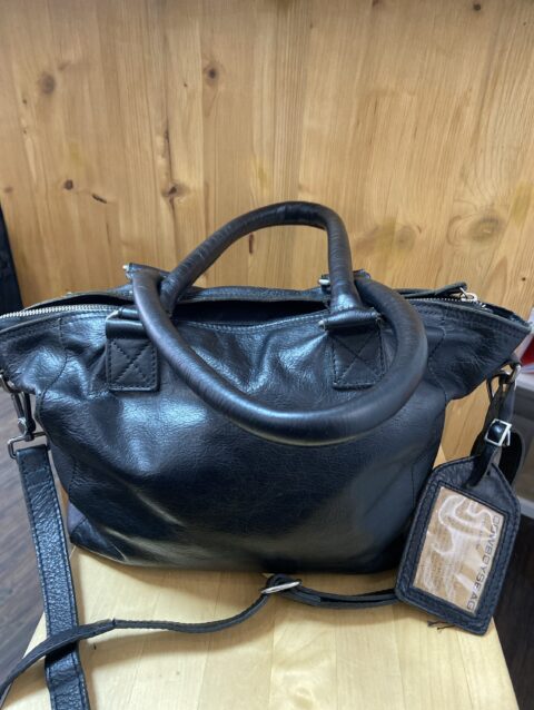 97155bf6 c854 4c2f 845d 33b3f28cdbed 90597 00000aa857d41cda file