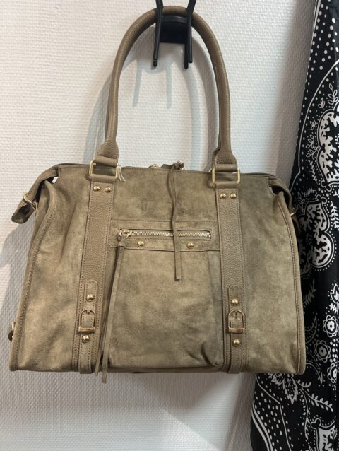 241d7384 7f30 4af6 acb7 59a33efd8c3a 27724 000003de821a872b file